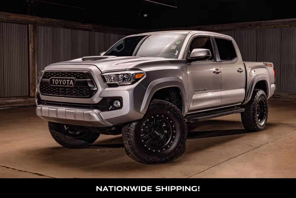 2017 Toyota Tacoma TRD Sport Double Cab Image 4