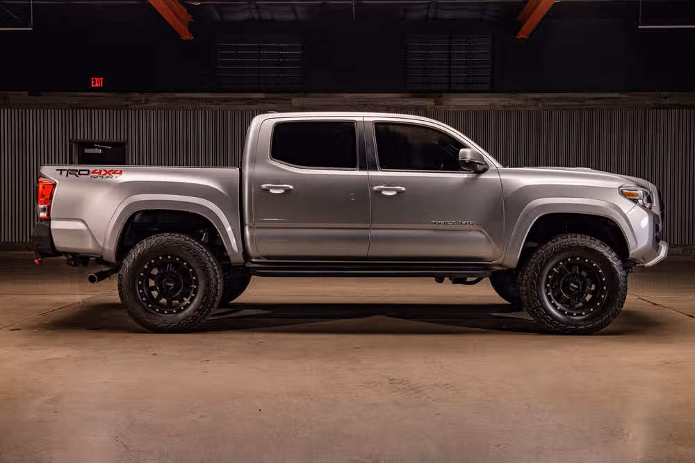 2017 Toyota Tacoma TRD Sport Double Cab Image 10