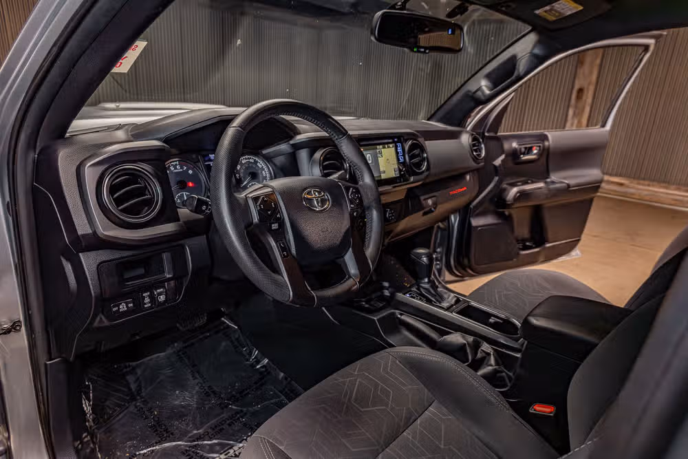 2017 Toyota Tacoma TRD Sport Double Cab Image 12