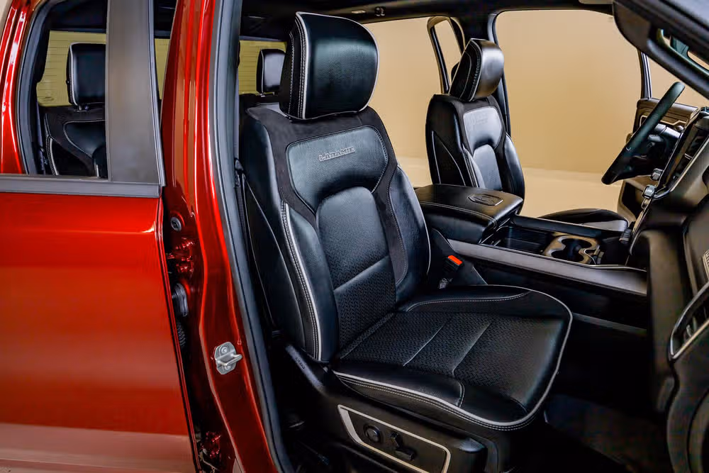 2025 Ram 1500 Laramie Crew Cab Image 31