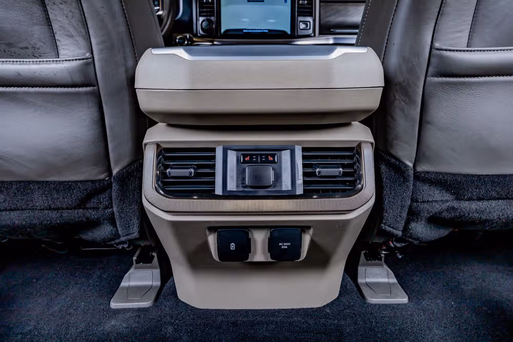 2024 Ford F-150 Platinum SuperCrew Image 34