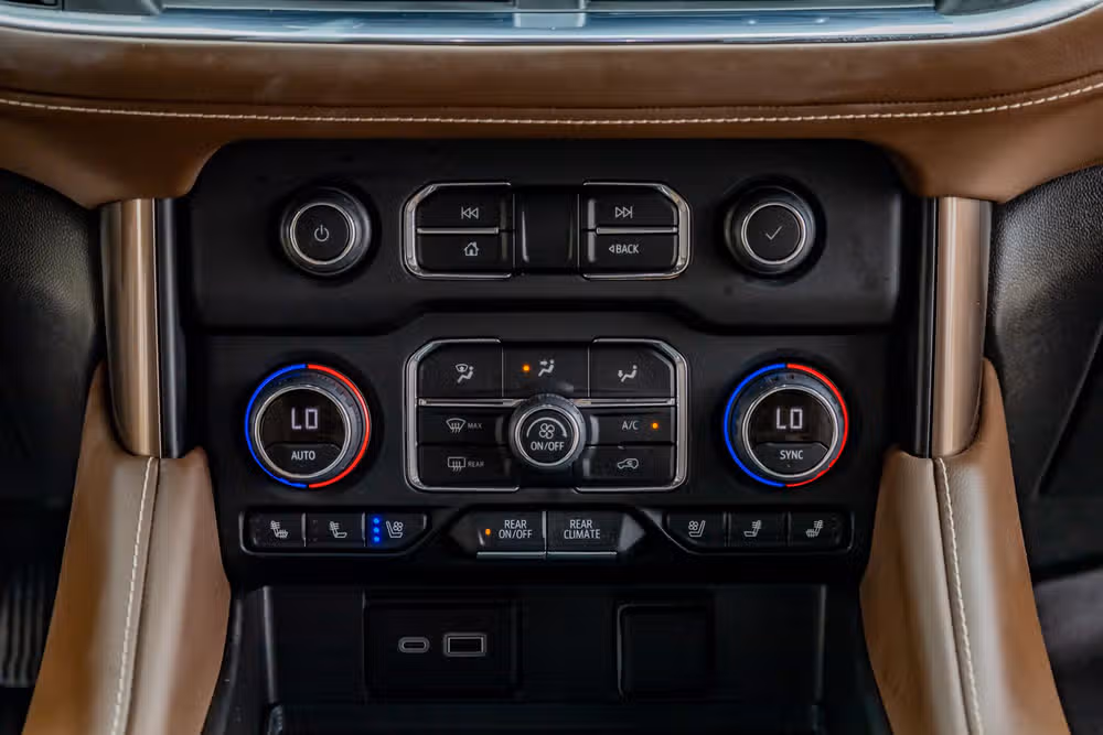 2024 Chevrolet Suburban High Country Image 27