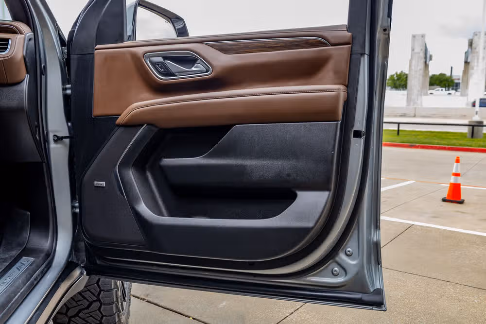 2024 Chevrolet Suburban High Country Image 38