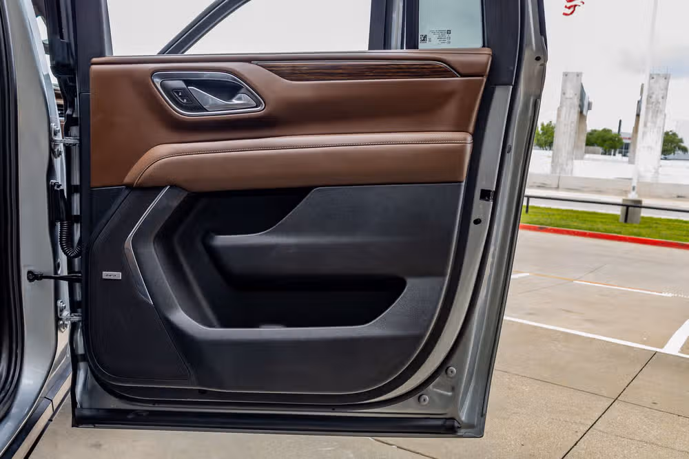 2024 Chevrolet Suburban High Country Image 40