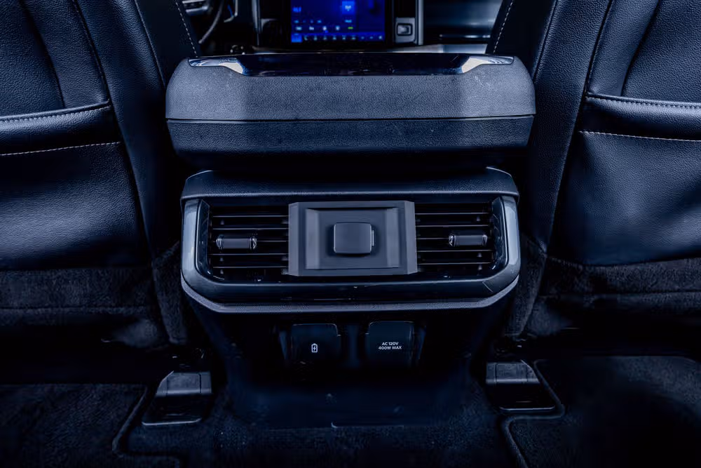 2023 Ford F-150 Lariat SuperCrew Image 33