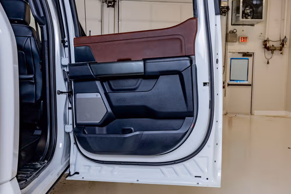 2023 Ford F-150 Lariat SuperCrew Image 39