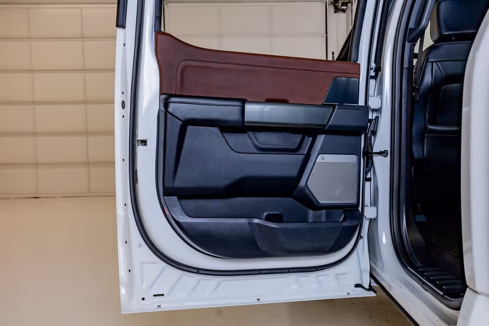 2023 Ford F-150 Lariat SuperCrew Image 38