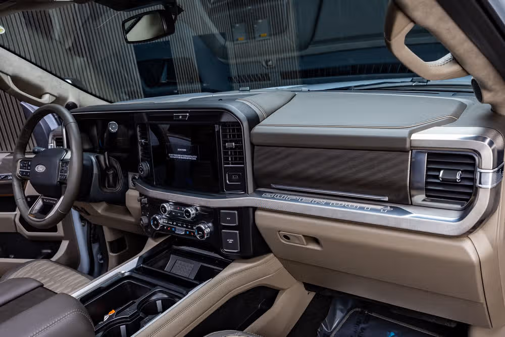 2026 Ford F-450 Super Duty Platinum Crew Cab Image 18