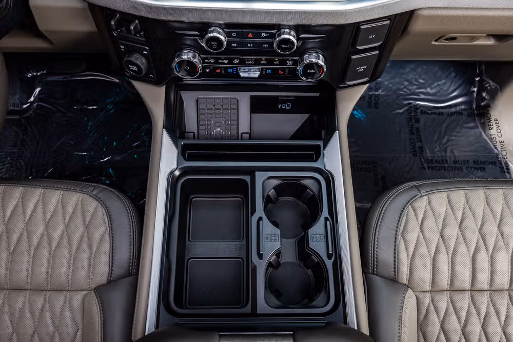 2026 Ford F-450 Super Duty Platinum Crew Cab Image 28