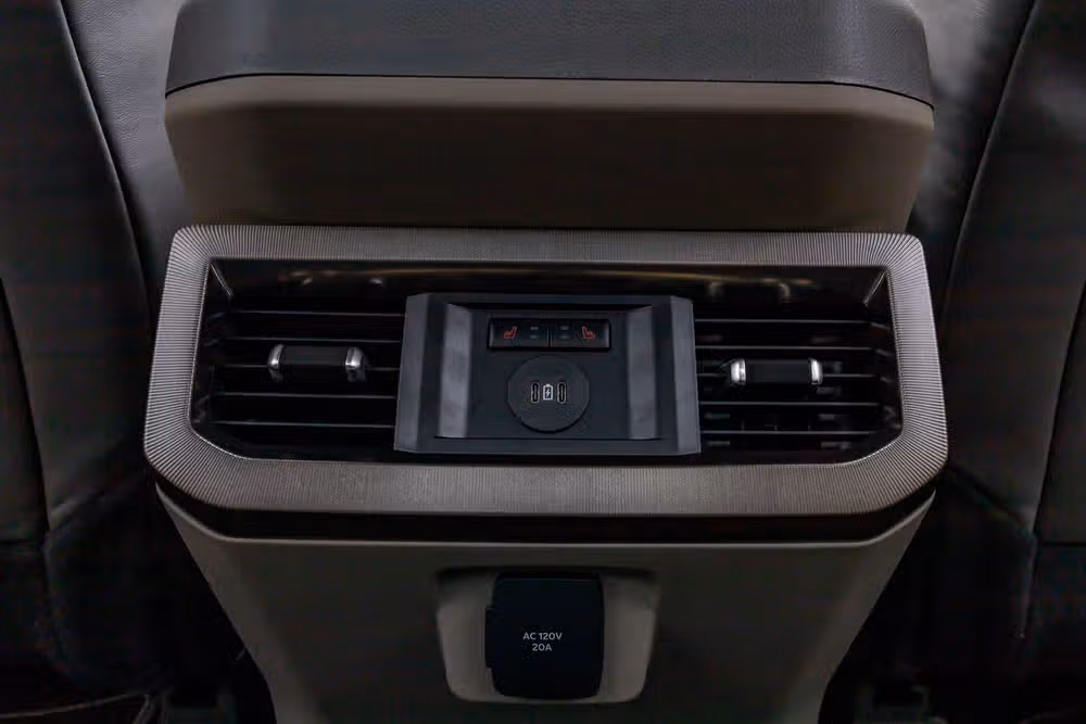 2026 Ford F-450 Super Duty Platinum Crew Cab Image 33