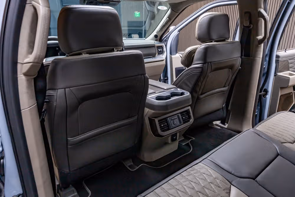 2026 Ford F-450 Super Duty Platinum Crew Cab Image 34