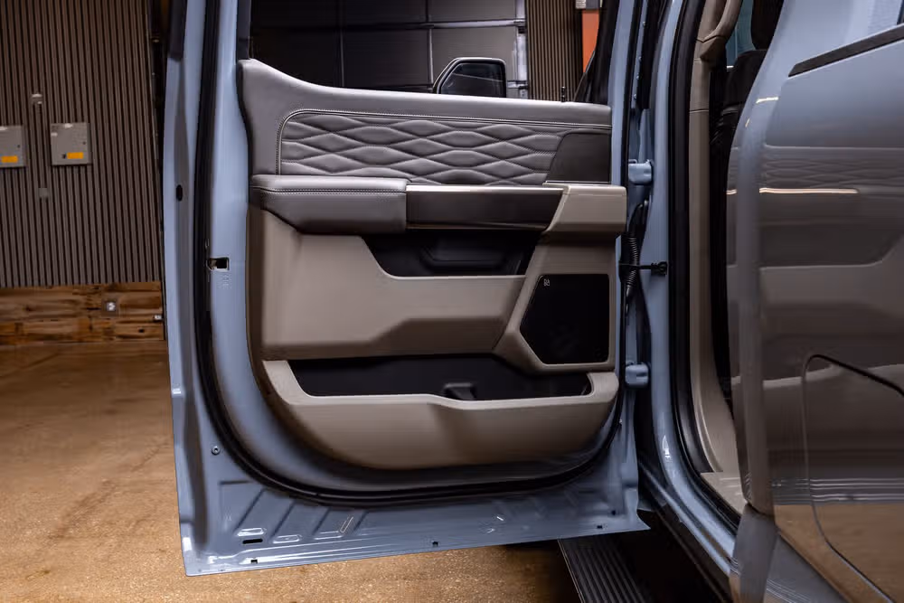 2026 Ford F-450 Super Duty Platinum Crew Cab Image 38