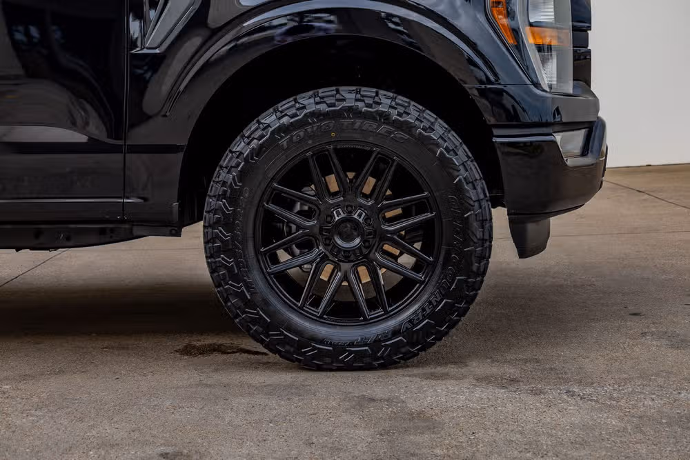 2023 Ford F-150 XL SuperCrew Image 12