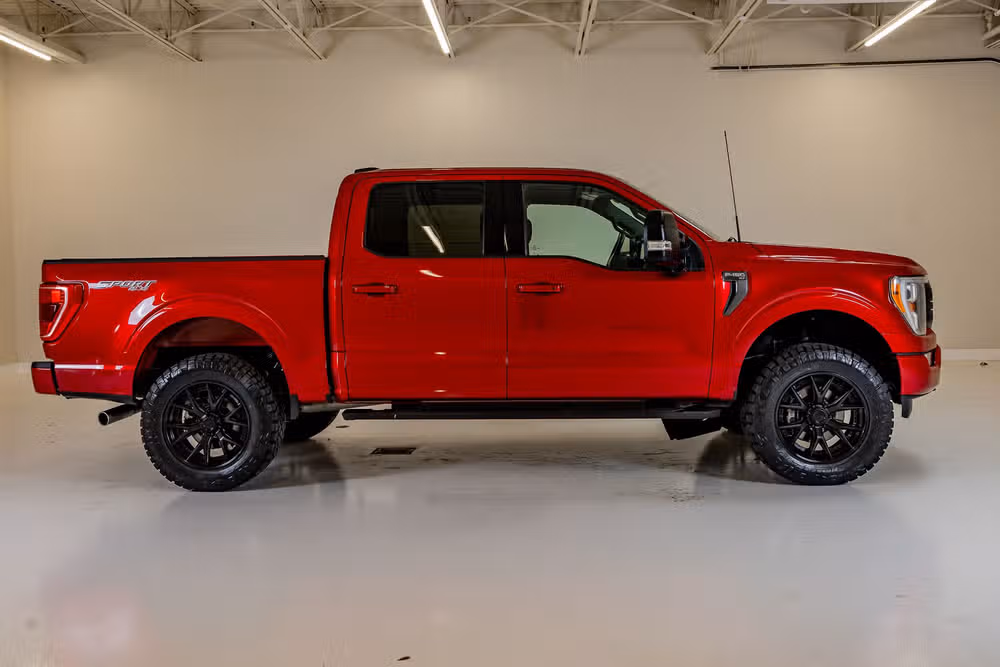 2022 Ford F-150 XLT SuperCrew Image 11