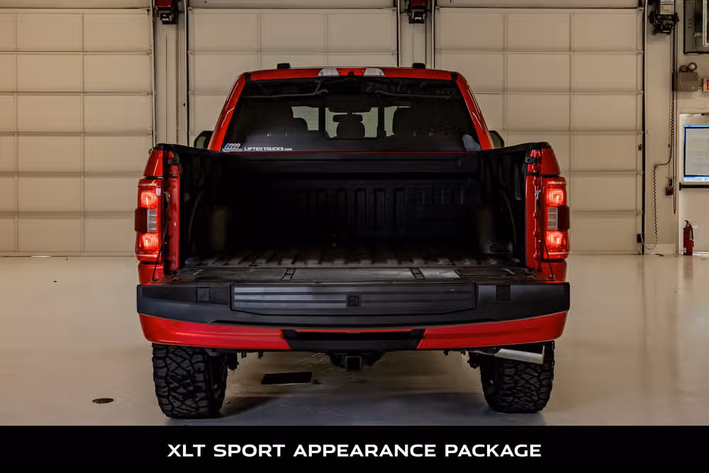 2022 Ford F-150 XLT SuperCrew Image 9