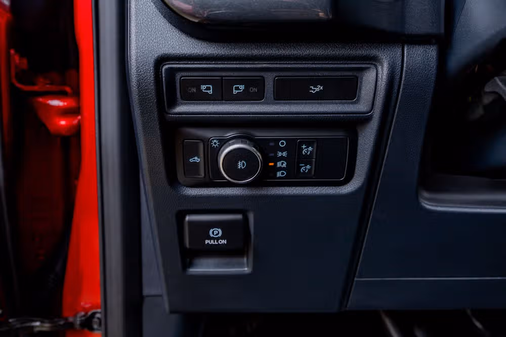 2022 Ford F-150 XLT SuperCrew Image 22