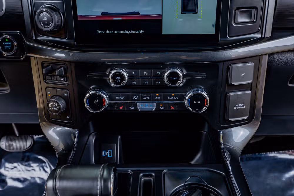 2022 Ford F-150 XLT SuperCrew Image 27