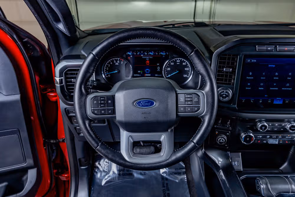 2022 Ford F-150 XLT SuperCrew Image 19