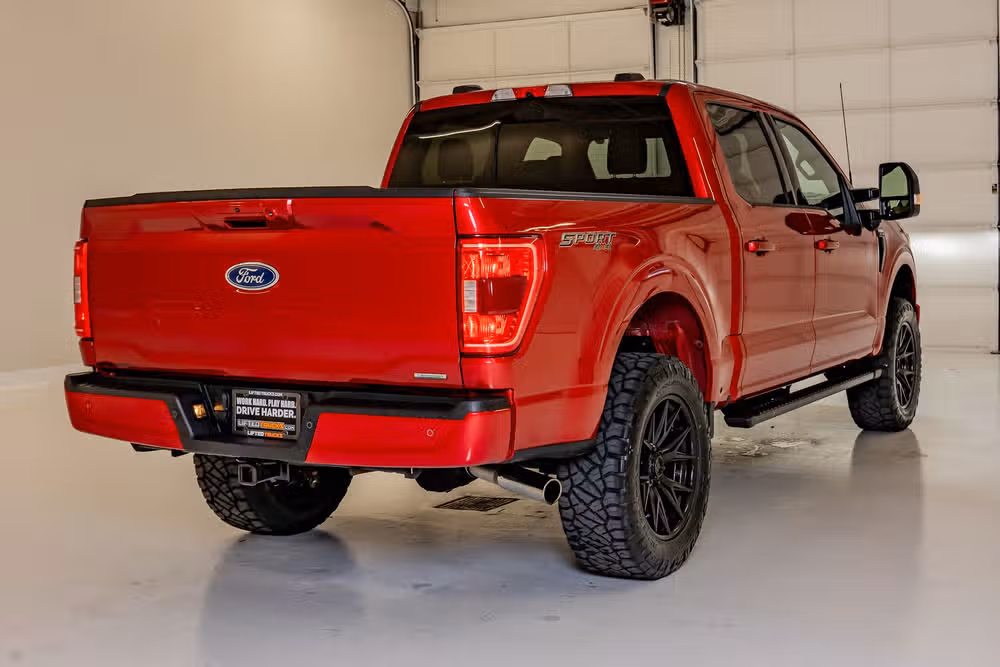 2022 Ford F-150 XLT SuperCrew Image 10