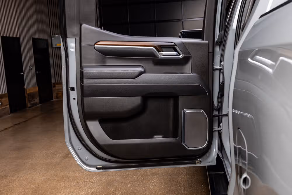 2025 GMC Sierra 1500 Denali Crew Cab Image 38