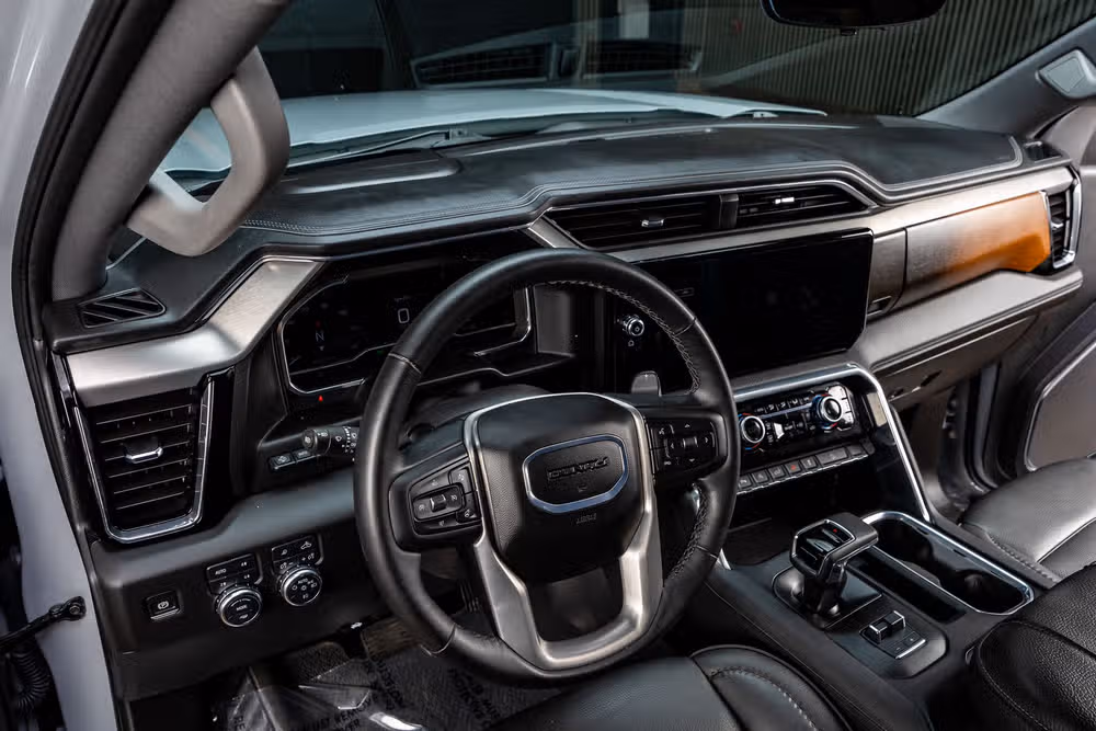 2025 GMC Sierra 1500 Denali Crew Cab Image 17