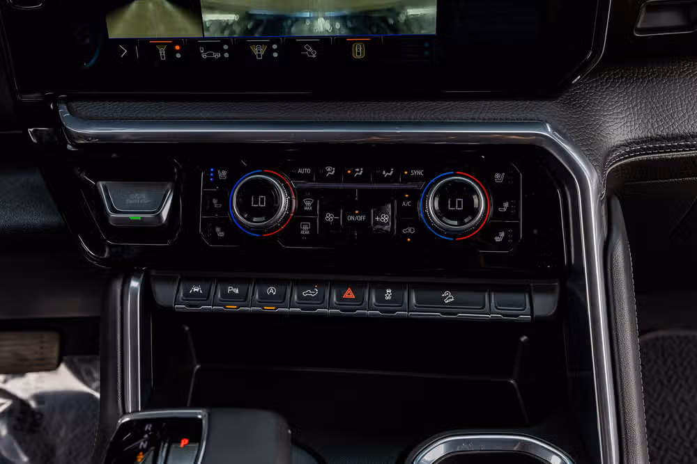 2025 GMC Sierra 1500 Denali Crew Cab Image 27
