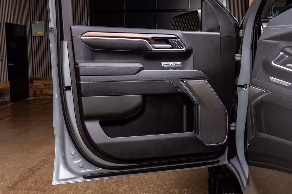 2025 GMC Sierra 1500 Denali Crew Cab Image 36