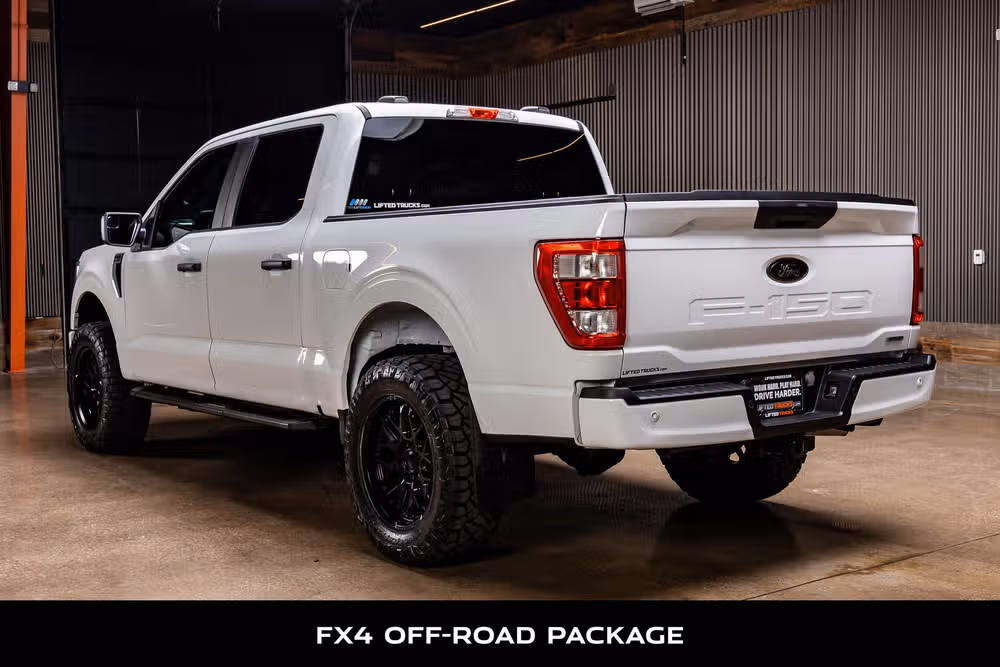 2023 Ford F-150 XL SuperCrew Image 7