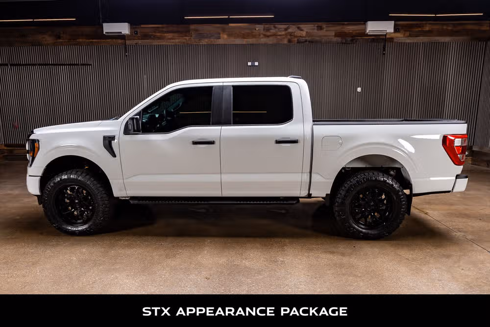 2023 Ford F-150 XL SuperCrew Image 6
