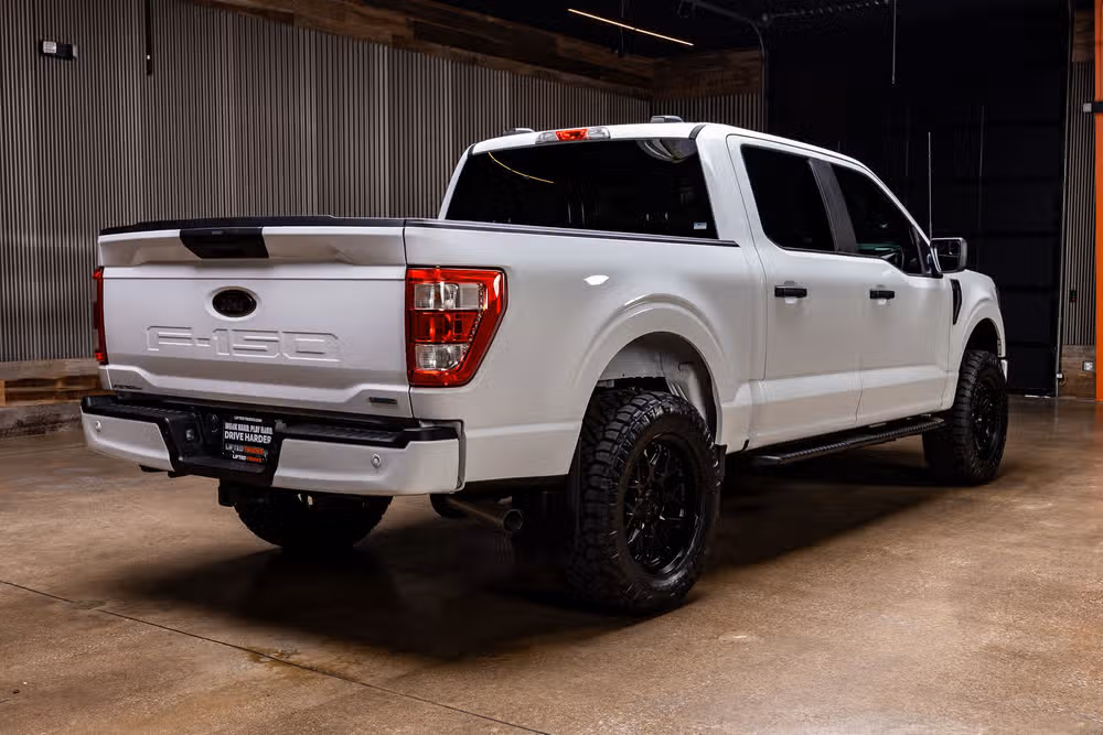 2023 Ford F-150 XL SuperCrew Image 10