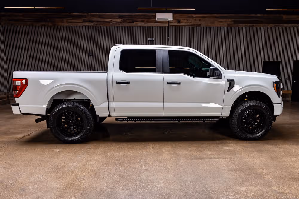 2023 Ford F-150 XL SuperCrew Image 11