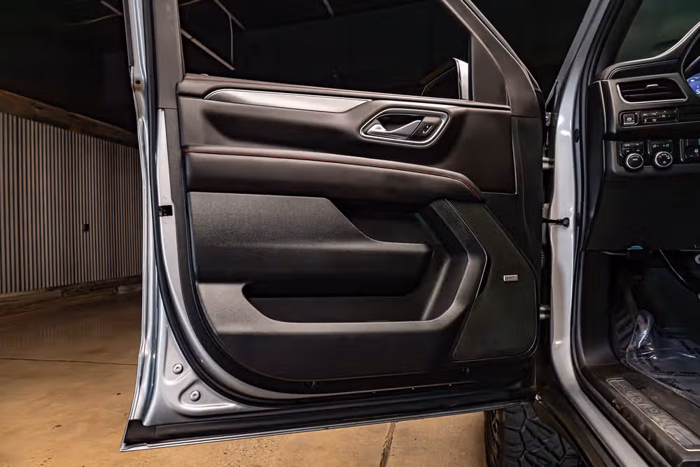 2024 Chevrolet Suburban RST Image 28