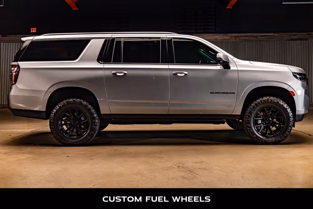2024 Chevrolet Suburban RST Image 10