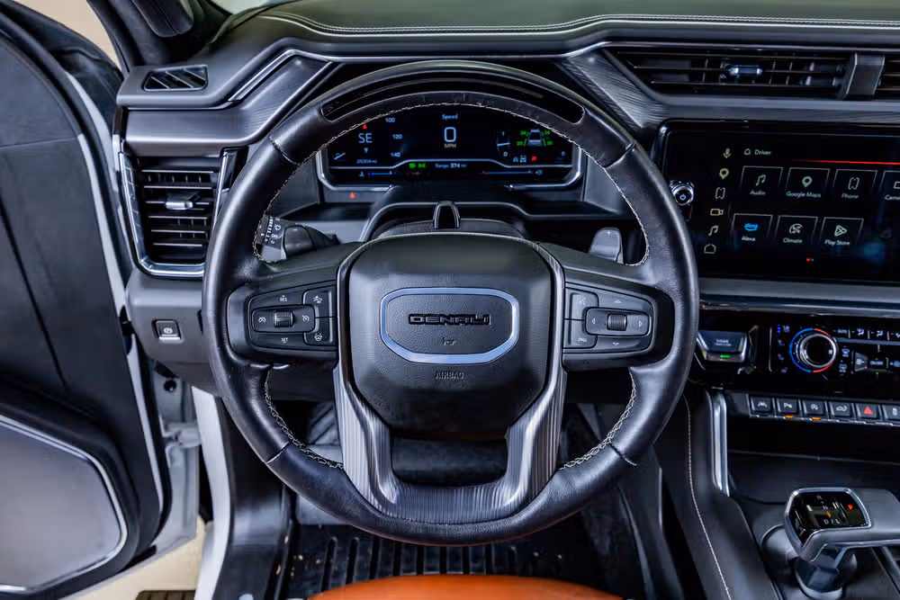 2024 GMC Sierra 1500 Denali Ultimate Crew Cab Image 17