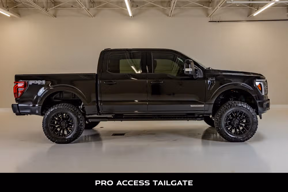 2025 Ford F-150 Lariat SuperCrew Image 11