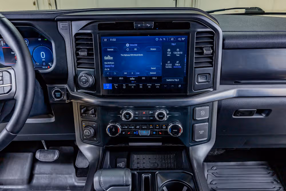 2025 Ford F-150 Lariat SuperCrew Image 24