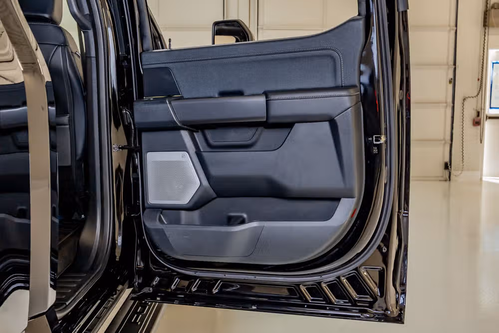 2025 Ford F-150 Lariat SuperCrew Image 39