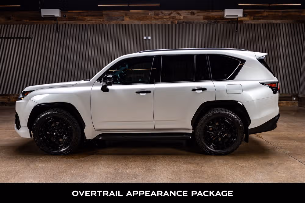 2025 Lexus LX 700h Overtrail Image 5