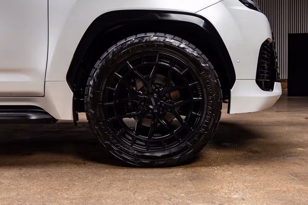 2025 Lexus LX 700h Overtrail Image 11