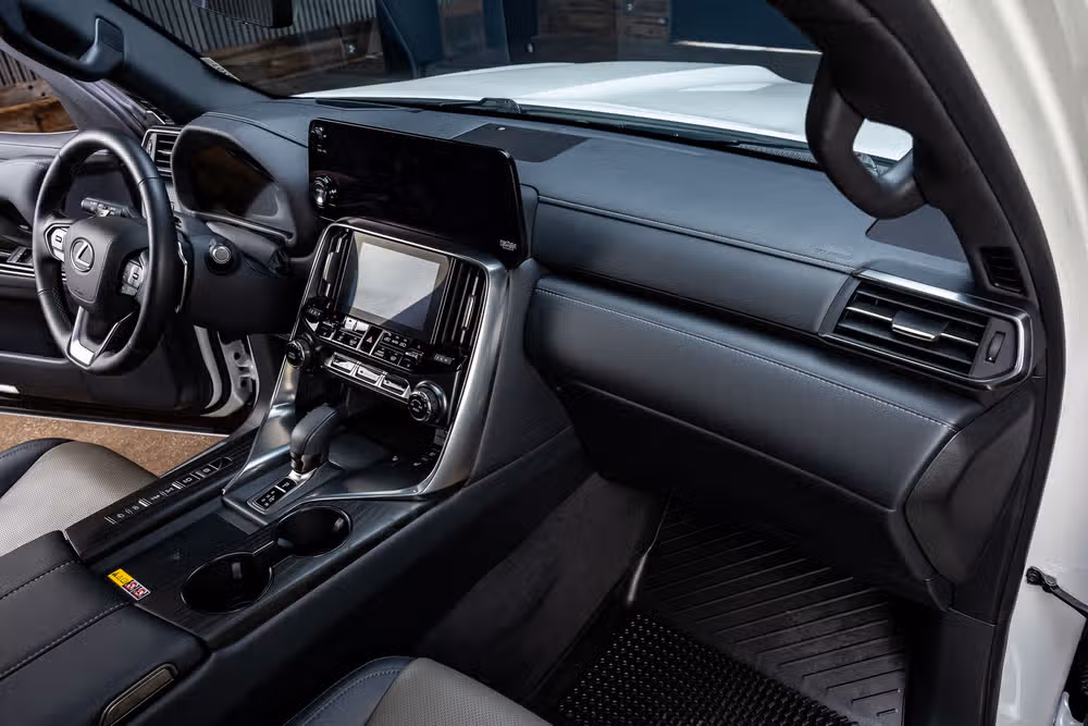 2025 Lexus LX 700h Overtrail Image 14