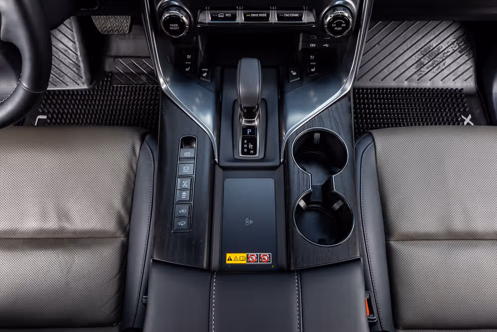 2025 Lexus LX 700h Overtrail Image 25