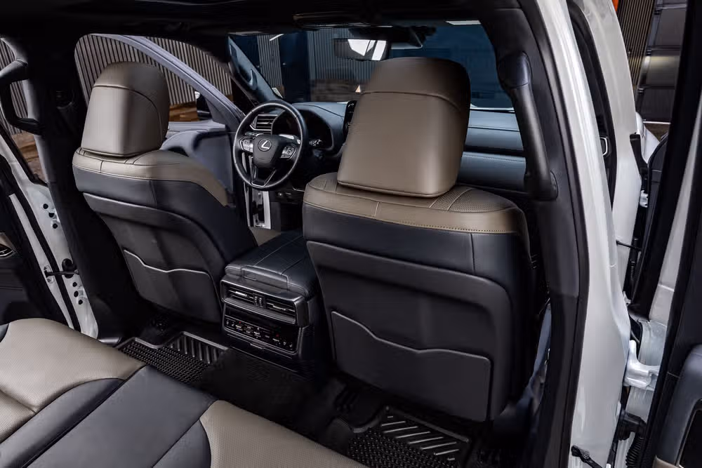 2025 Lexus LX 700h Overtrail Image 29