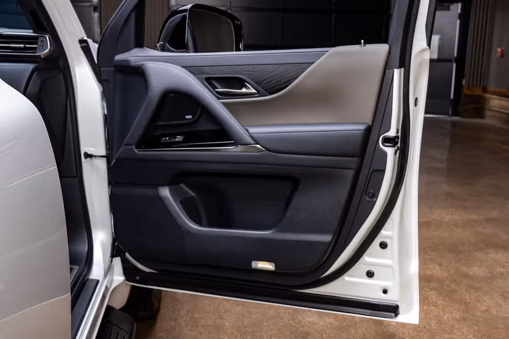 2025 Lexus LX 700h Overtrail Image 35