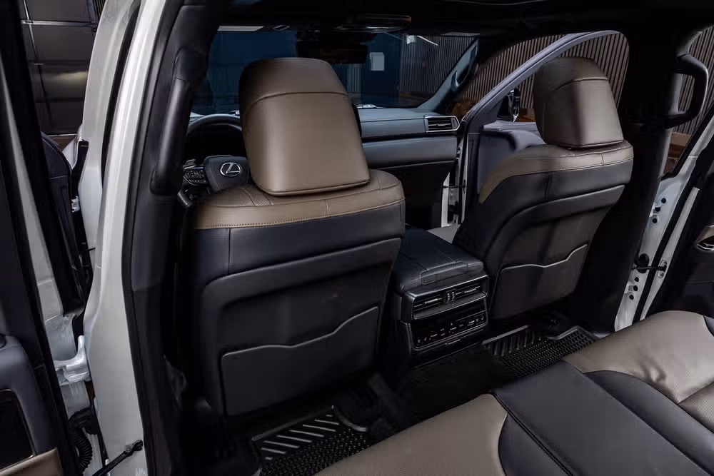 2025 Lexus LX 700h Overtrail Image 31