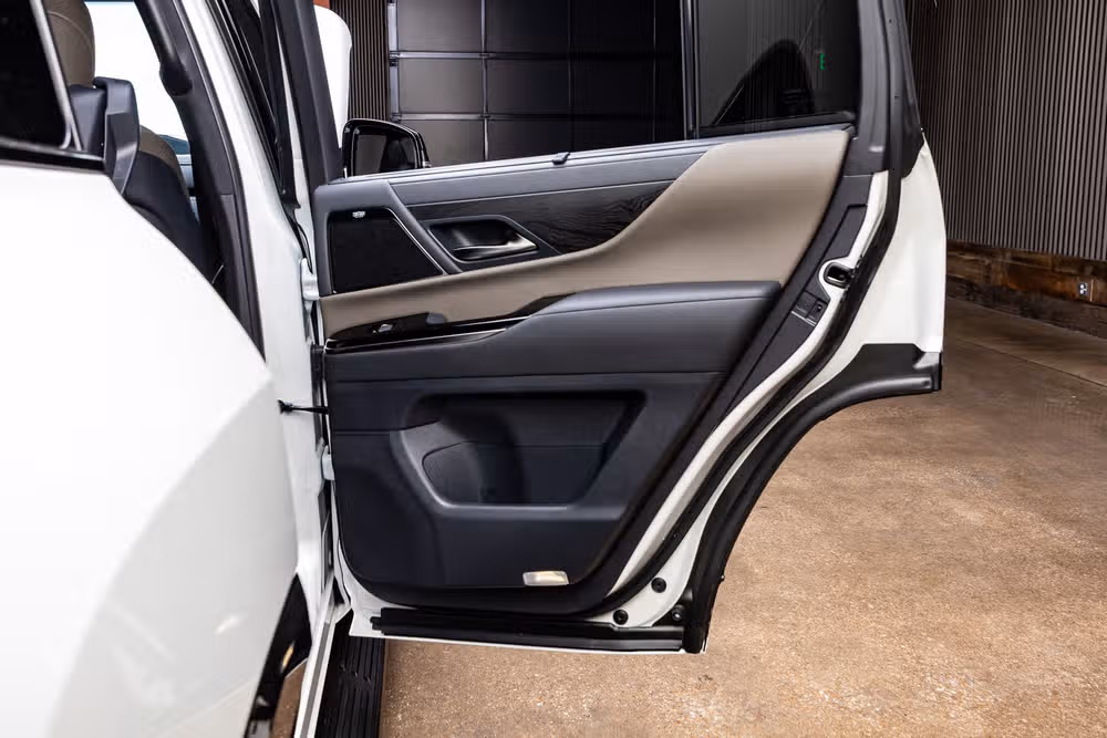 2025 Lexus LX 700h Overtrail Image 37