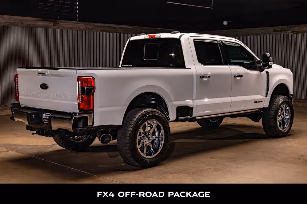 2023 Ford F-250 Super Duty Lariat Crew Cab Image 9
