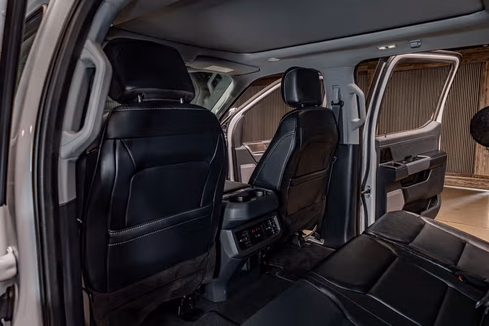 2023 Ford F-250 Super Duty Lariat Crew Cab Image 18