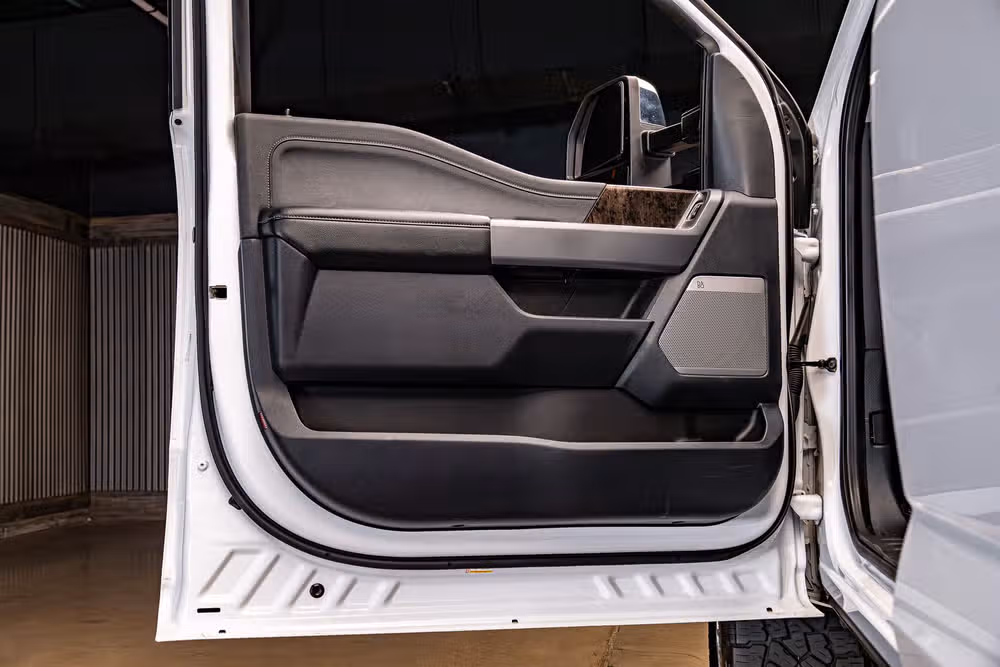 2023 Ford F-250 Super Duty Lariat Crew Cab Image 26