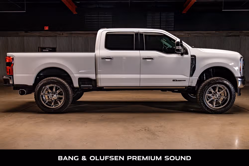 2023 Ford F-250 Super Duty Lariat Crew Cab Image 10