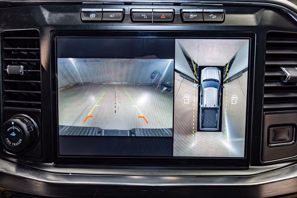 2023 Ford F-250 Super Duty Lariat Crew Cab Image 17